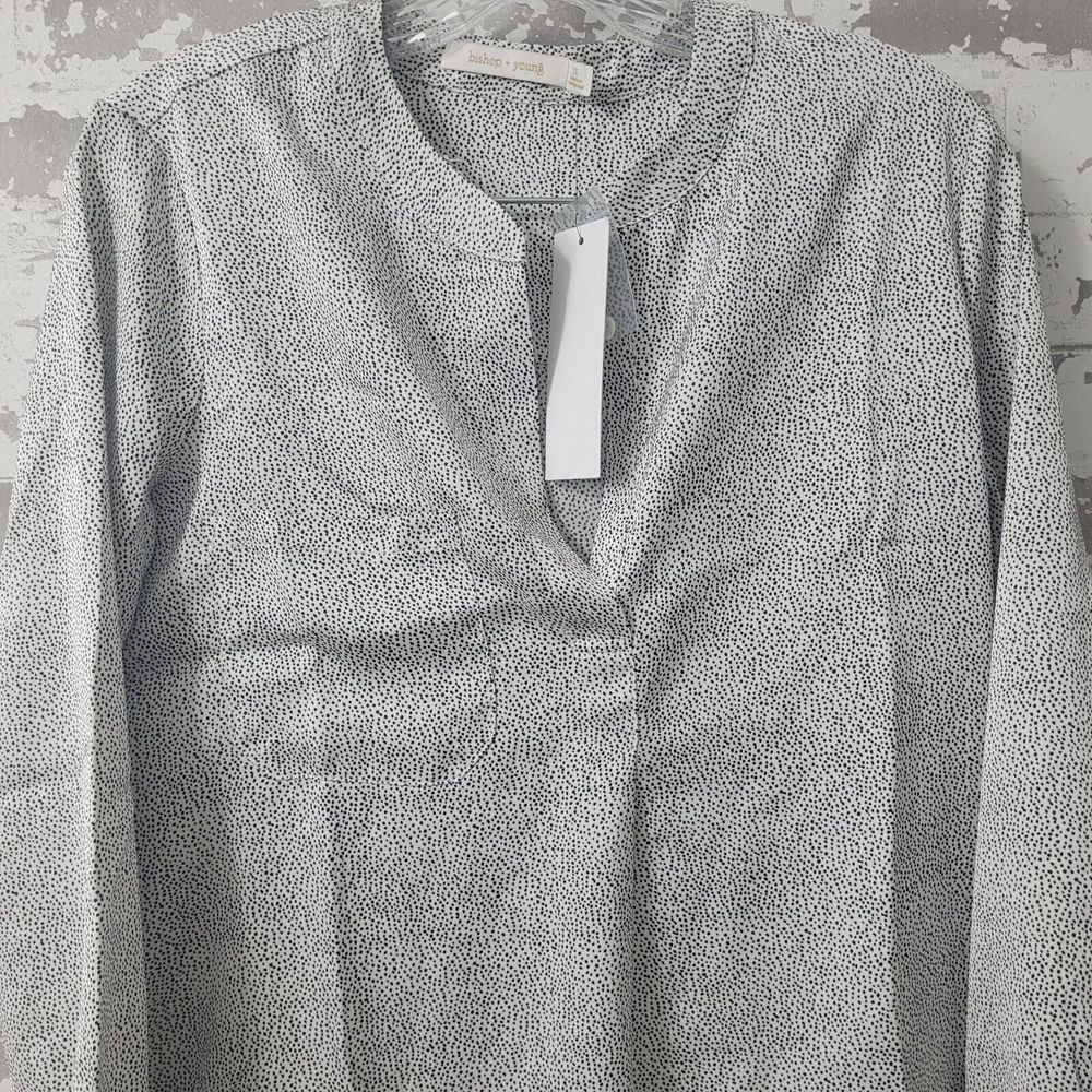 Bishop + Young Women’s Size XS Black White Spotted Pullover Blouse New With Tags